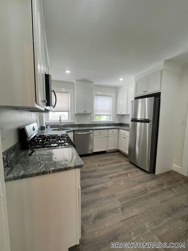 Photo - 96 Brooks St Unit 2