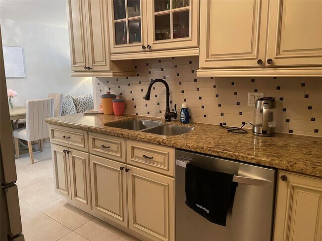 Photo - 6407 Bay Club Dr Unidad Apartment 1