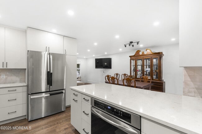 Photo - 741 Lakehurst Ave