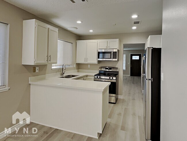 Photo - 1602 Mapleleaf St