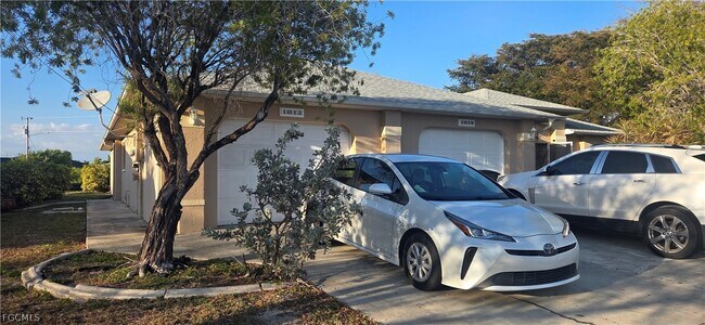 Building Photo - 1019 SE 12th Terrace