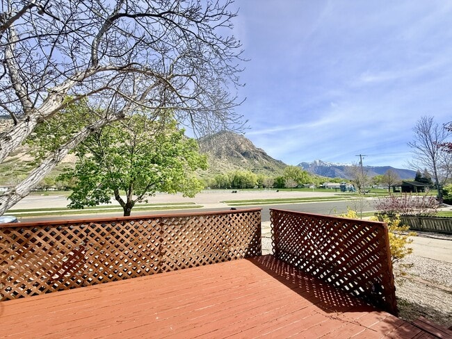 Photo - 1021 N 925 E St