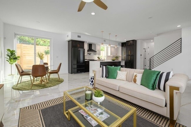 Photo - 4902 Lott Ave