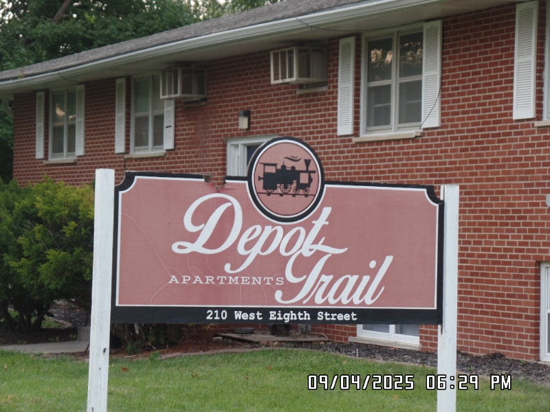 Photo - 210 W 8th St Unidad 4