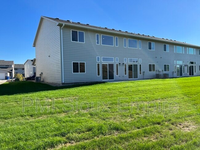6171 S Alki Pl