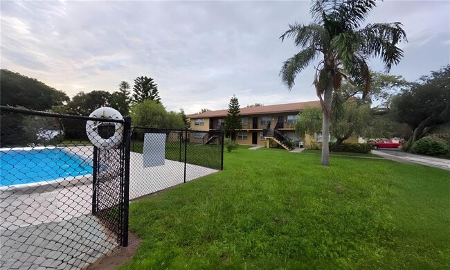 Building Photo - 2500 Harn Blvd Unit E9