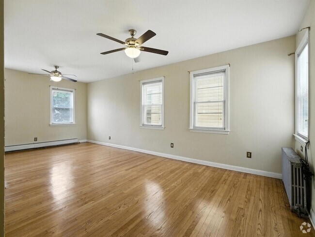Building Photo - 32 Gardner Ave Rental