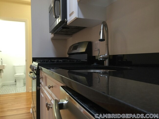 Building Photo - 65 Langdon St