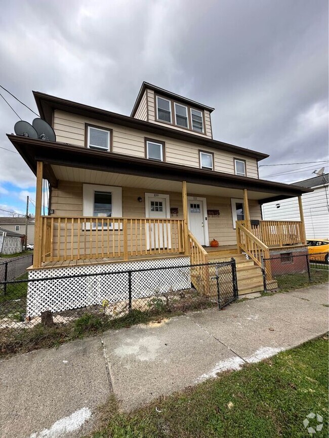 Building Photo - 109 Welles St Unit 1 Rental