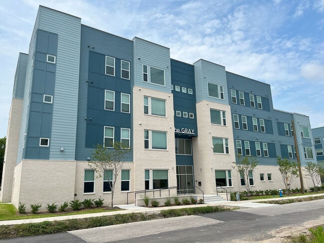 Building Photo - NHH Gray