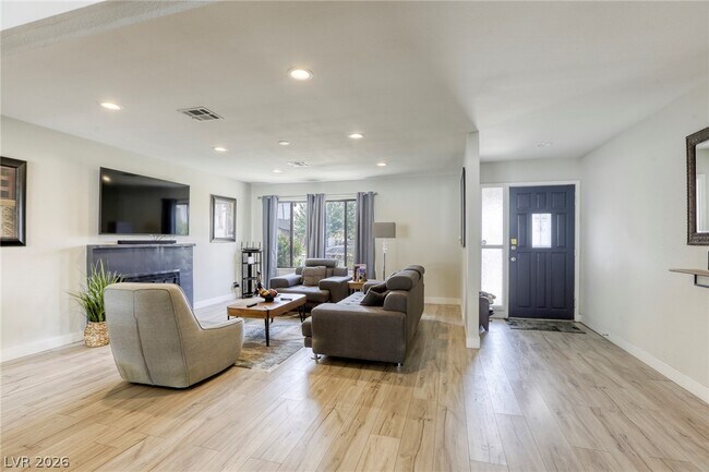 Photo - 4562 Skyland Dr