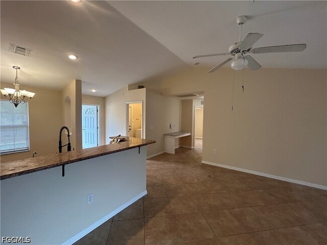 Photo - 6012 Thrush Ave