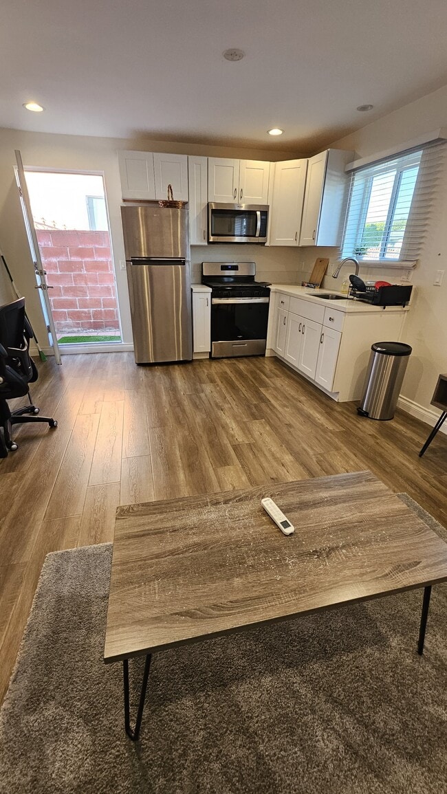 Photo - 6241 Bellaire Ave Unit 6241 Bellaire ave.