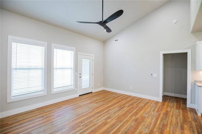 Photo - 1020 Seaborn Wy