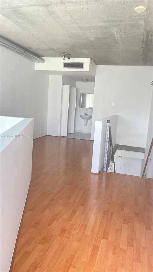 Photo - 690 SW 1st Ct Unidad 1724