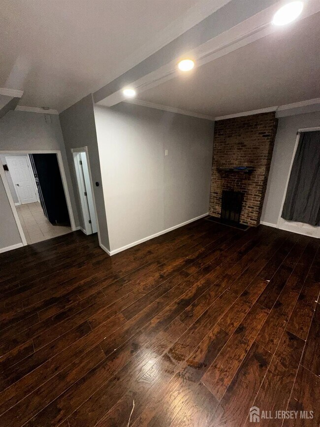 Photo - 208 E 9th St Unidad 1