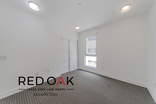 Photo - 1168 S Barrington Ave Unidad 204