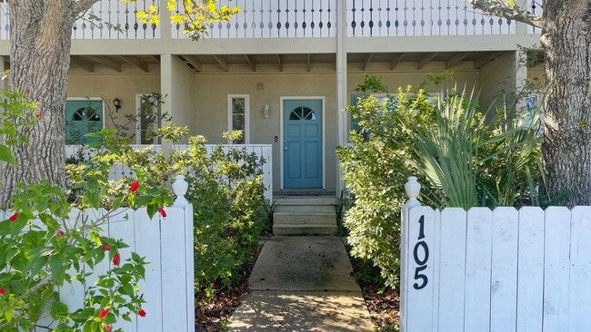 Photo - 105 Arricola Ave