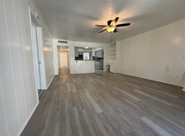 Building Photo - 7747 Dentcrest Dr