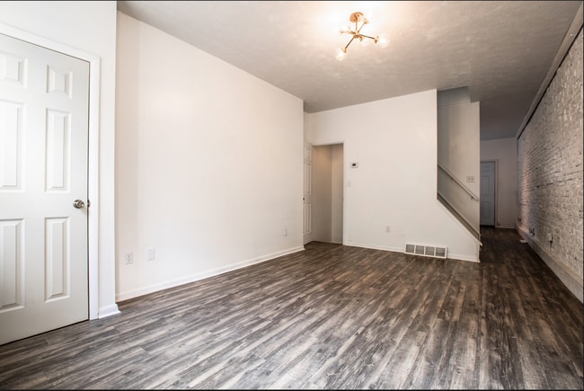 415 E Carson St