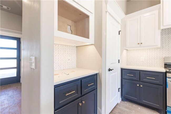 Photo - Beautiful 4 Bedroom 2 Bathroom Home in Dee...