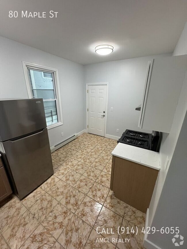 Building Photo - 80 Maple St Rental