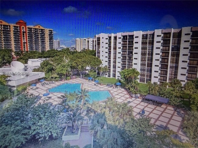 Building Photo - 17011 N Bay Rd Unit 303