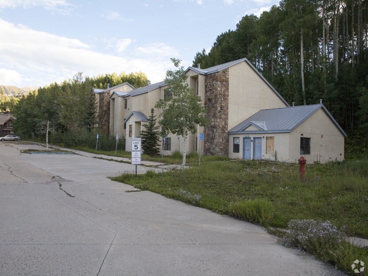 Mountain View Apartments - Mountain View Apartments