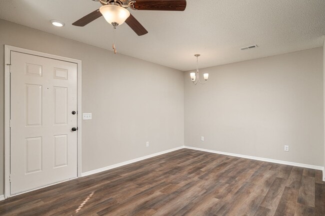 Photo - Vandergriff Village