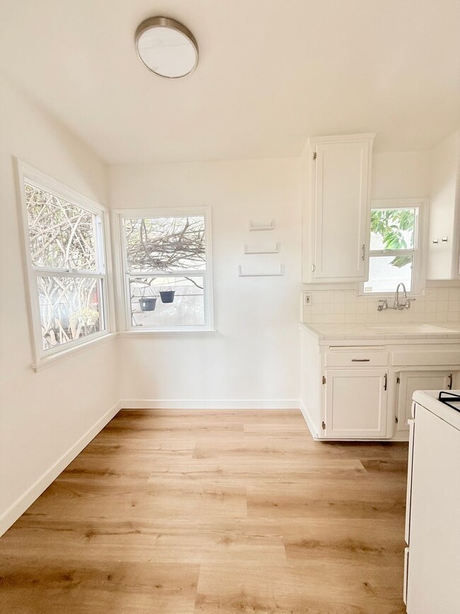Photo - 3-515-514 Avenue C Unit 515 1/4
