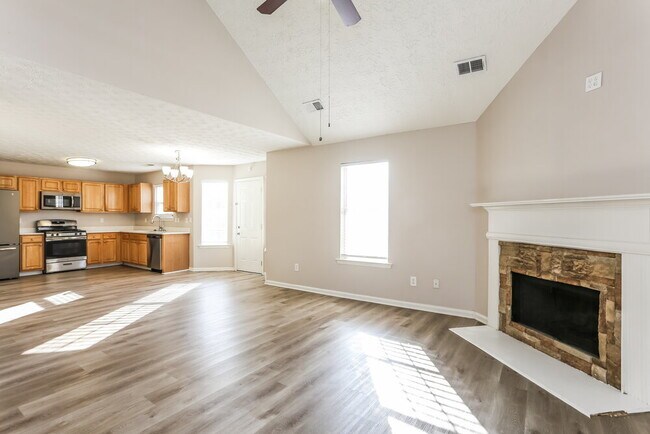 Photo - 260 Toffee Ct