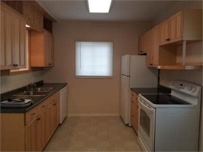 Photo - 228 Aspen Ave S