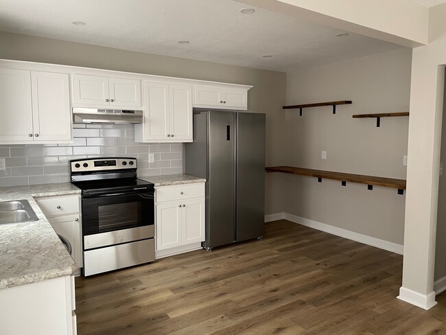 Photo - 1066 Northview Dr