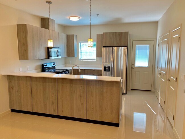 508 Newport Ave Unit 2