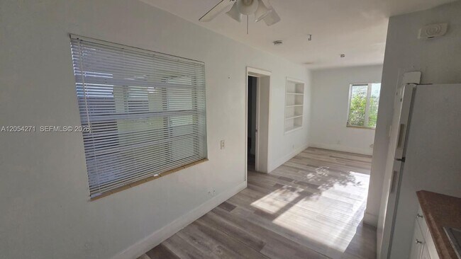 Photo - 808 NE 10th St Unit 3