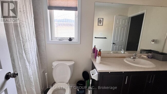 Photo - 8859 Dogwood Cres