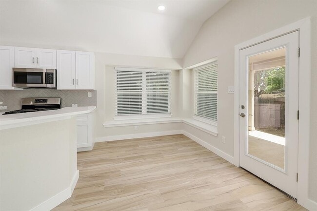 Photo - 19509 Brue St