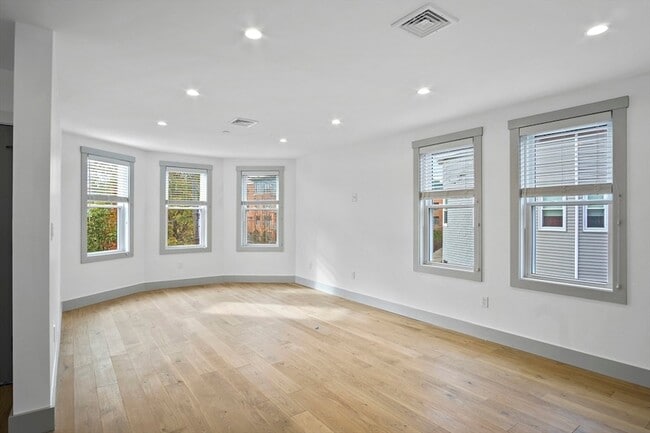 Photo - 26 Crescent Ave Unit 1