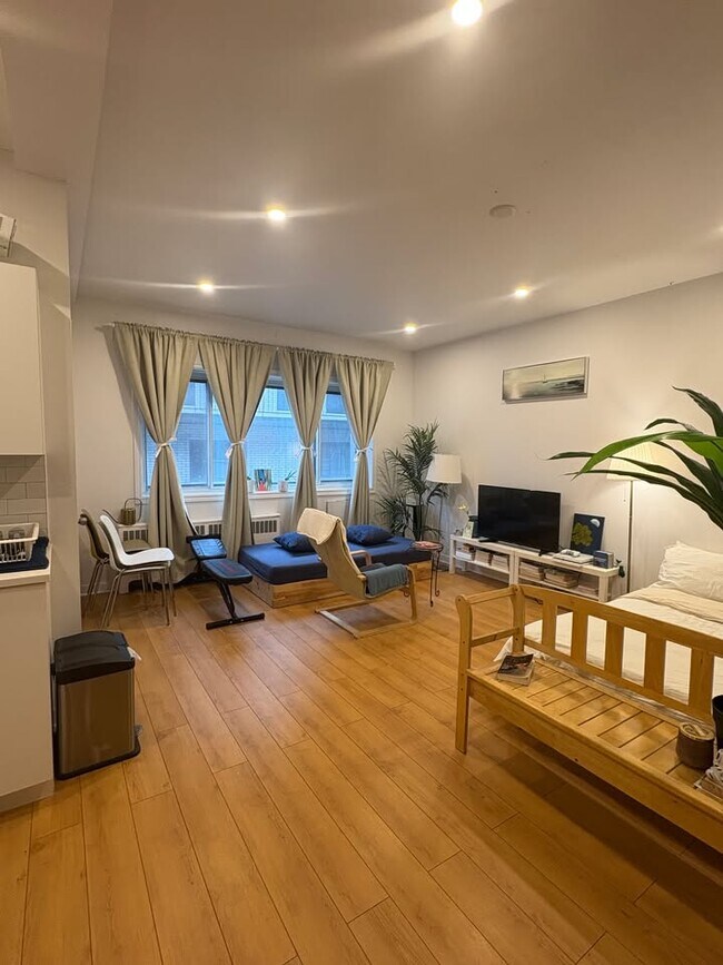 Photo - 5497 Av. Victoria Unité 105