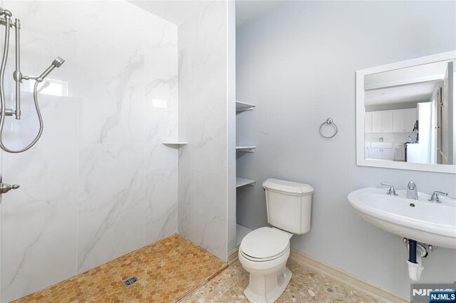 Photo - 110 Madison St Unit 00