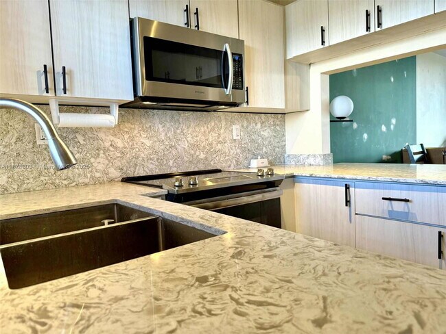 Photo - 1700 NW N River Dr Unidad 908