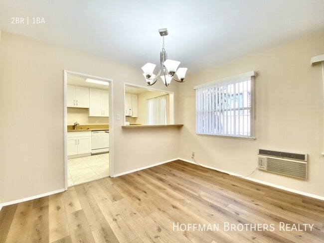 Photo - 1220 N Harper Ave Unit 4