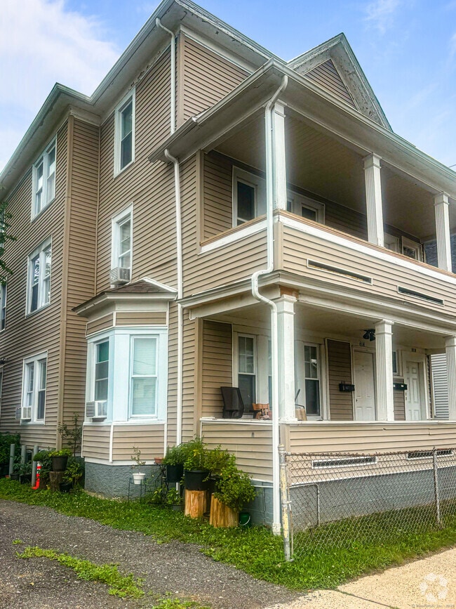 Building Photo - 612 Shelton St Rental