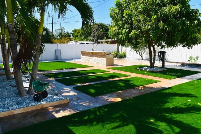 Photo - 4211 NE 13th Ave Unit ID1332459P