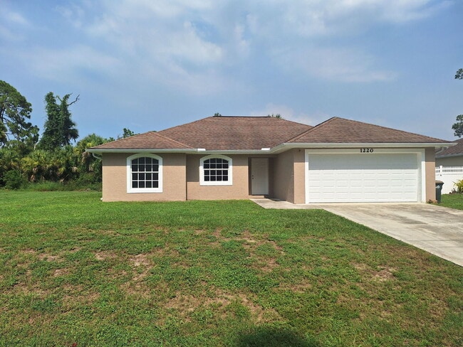 Photo - 3/2 Annual Rental Near Atwater Elementary School