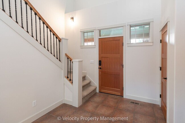 Photo - Beautiful NW Bend Home!