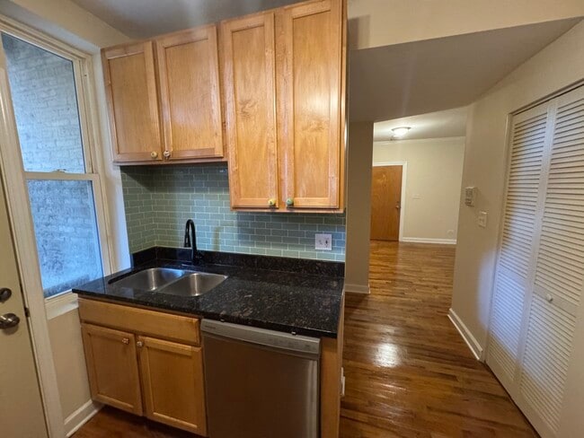 Photo - 2257 W Rosemont Ave Unit 1