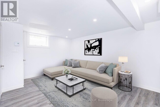 Photo - 1542 St Georges St