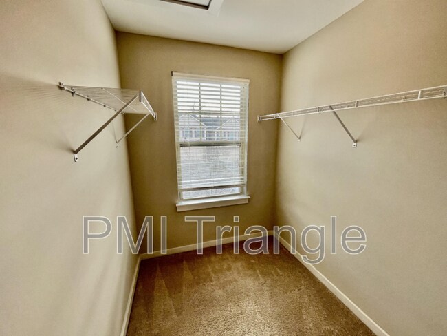 Photo - 412 Shakespeare Dr