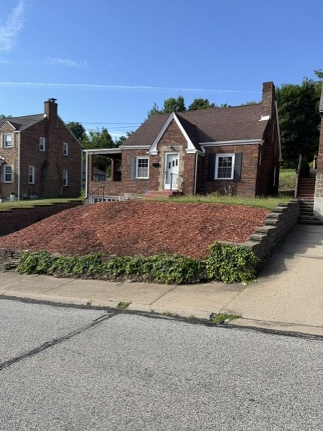 222 Wainwright Ave